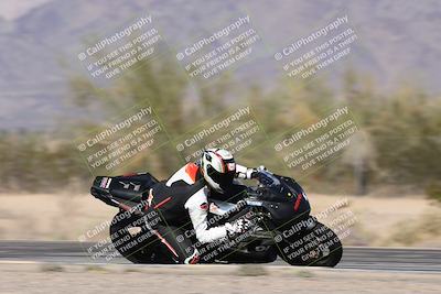 media/Dec-01-2025-Moto Forza (Mon) [[2daa91e15f]]/2-Intermediate Group/Session 3 (Turn 7 Inside Pans)/